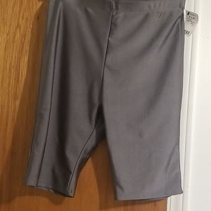 Akira good friends small grey shorts